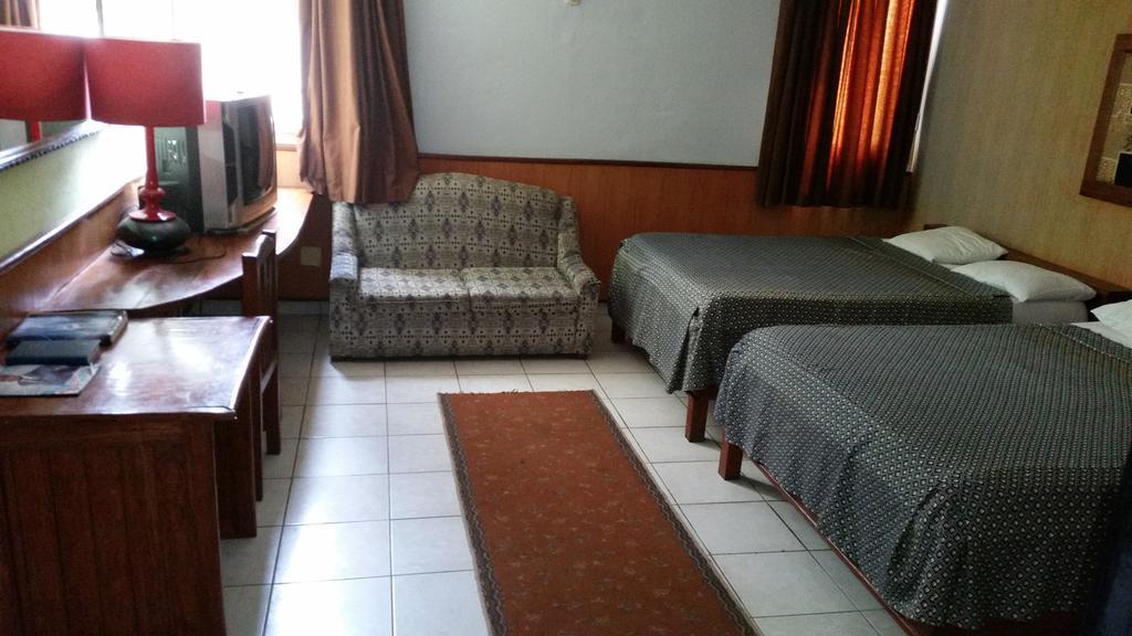 Saffana Hotel Дуала Номер фото