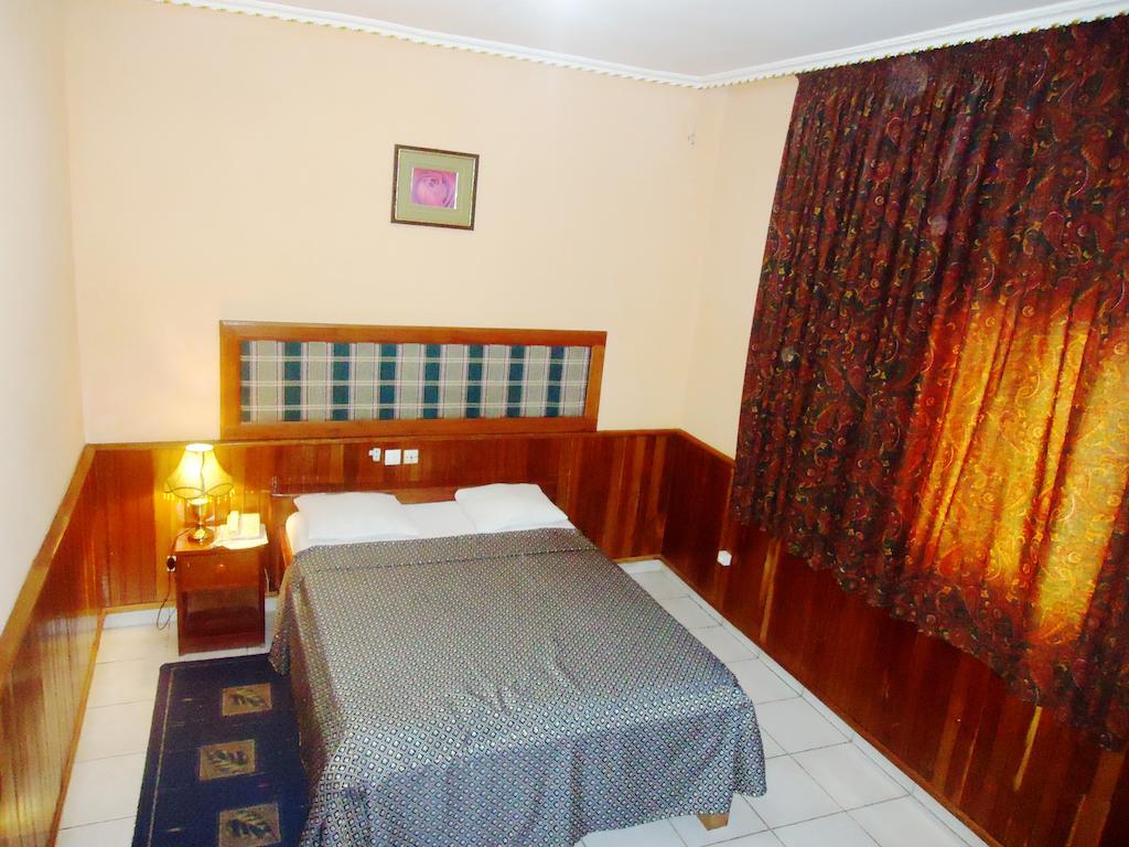 Saffana Hotel Дуала Номер фото